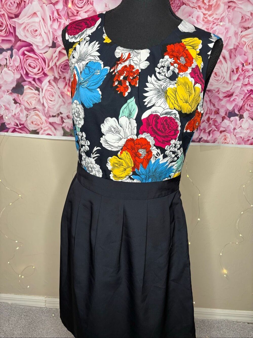 Banana Republic Navy Blue Floral Fit & Flare Sleeveless Dress Size 6-162